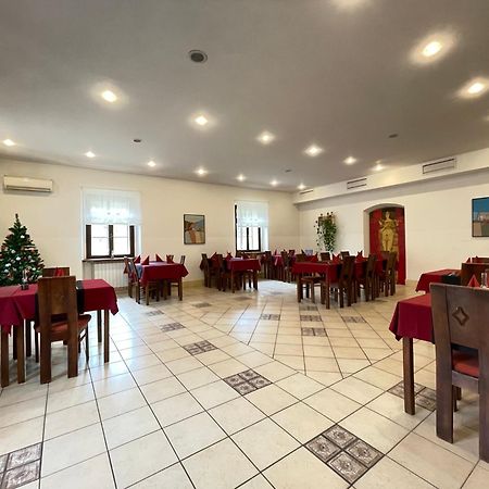 Gostisce Barbara Hotel Идрия Екстериор снимка