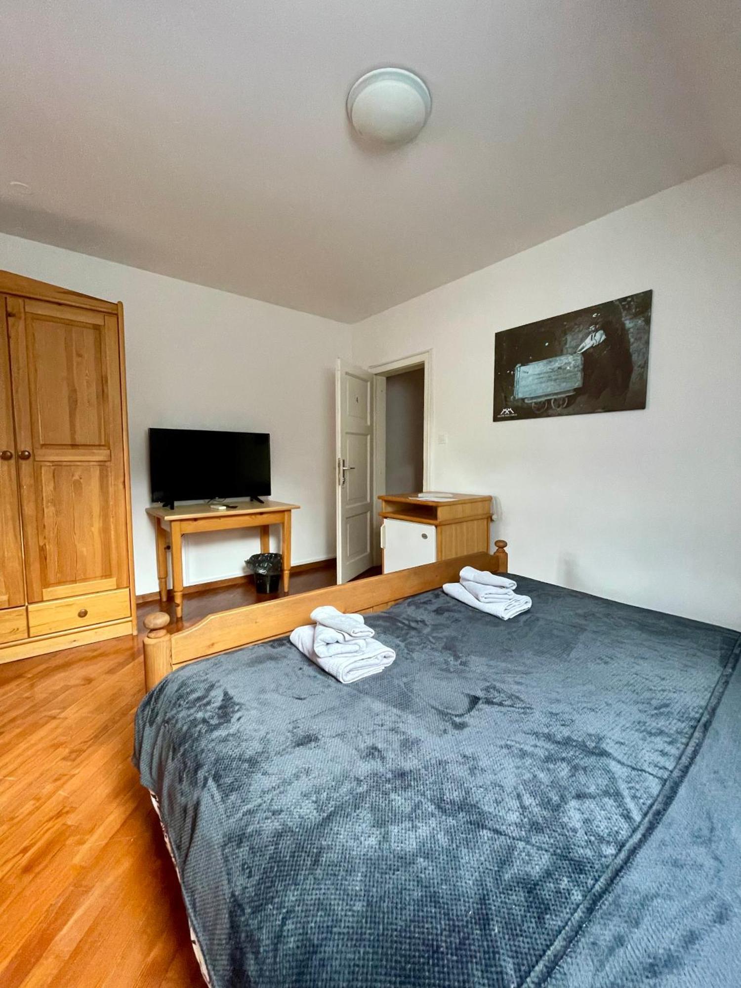 Gostisce Barbara Hotel Идрия Екстериор снимка