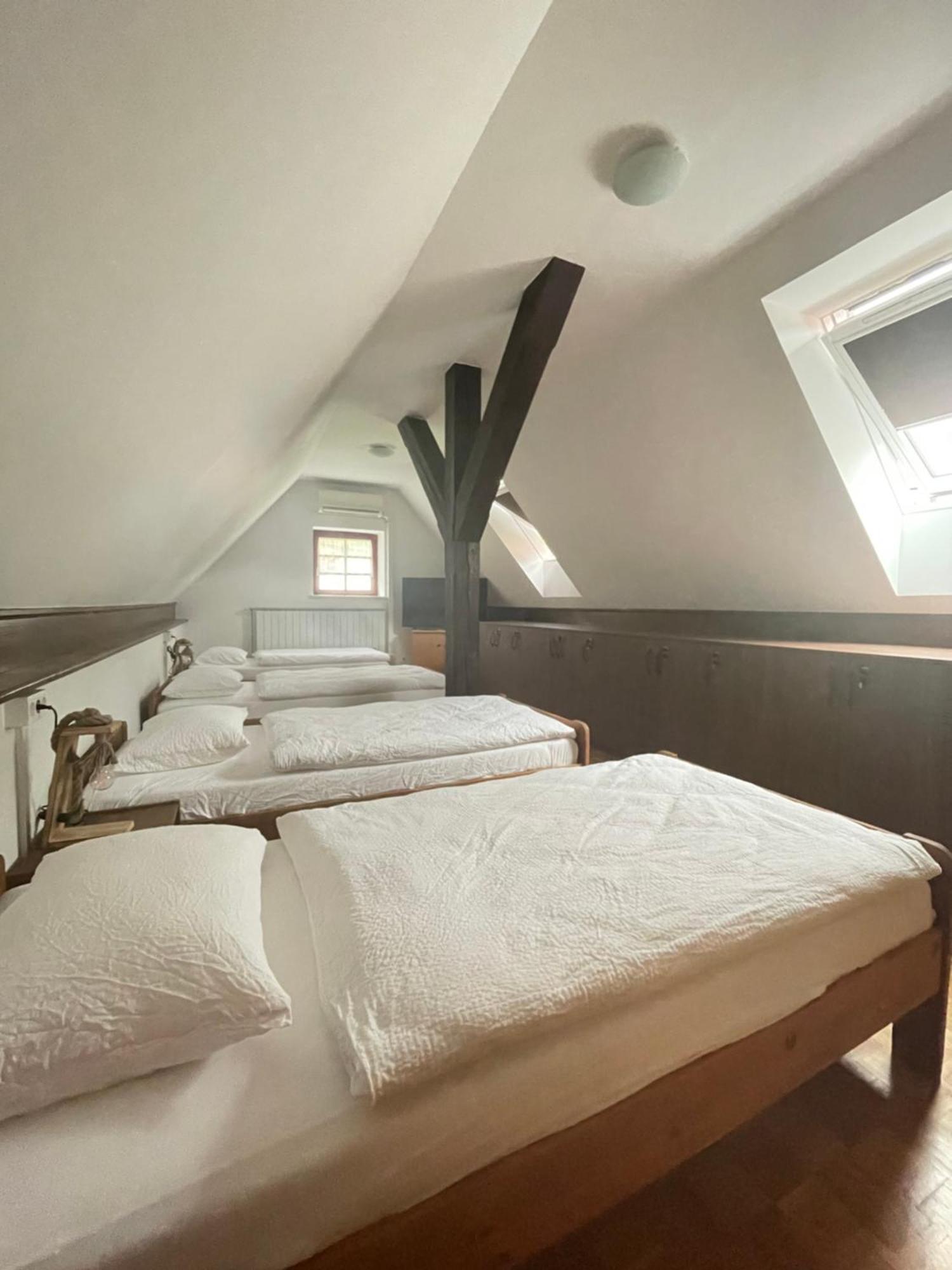 Gostisce Barbara Hotel Идрия Екстериор снимка